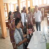 Delapan Unit Komputer Bantu Pengunjung Perpustakaan Buka E-Library